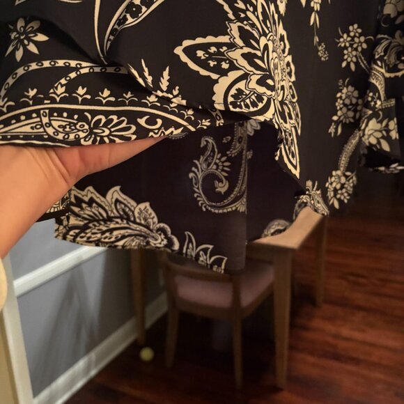 NWT Vince Camuto Black Floral Bell Sleeve Blouse Size M - Picture 5 of 12